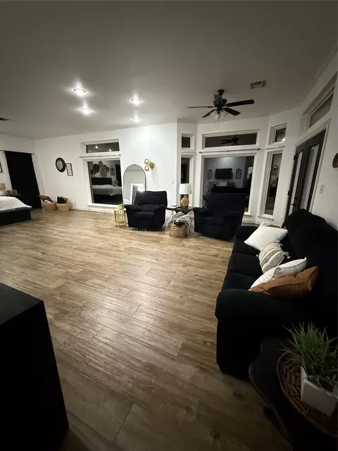 Living - 1201 Walker Cir, Ada, OK 74820 photo 3 of 3