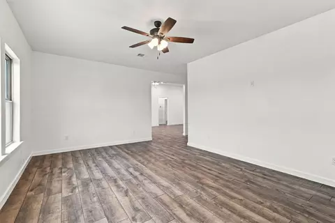 Living - 21 Redbird Ln, Colbert, OK 74733 photo 2 of 2