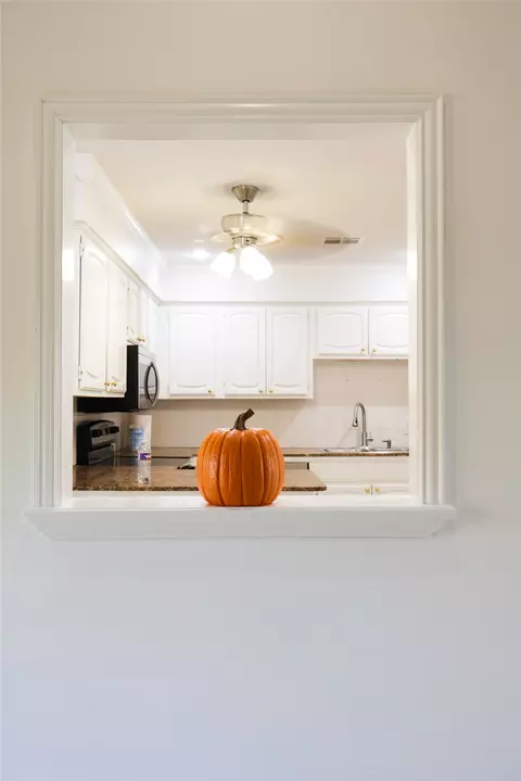 Kitchen - 10019 E 39th Pl, Tulsa, OK 74146 photo 1 of 13