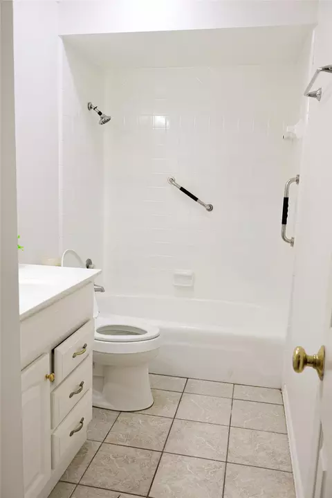Bath - 10019 E 39th Pl, Tulsa, OK 74146 photo 1 of 8