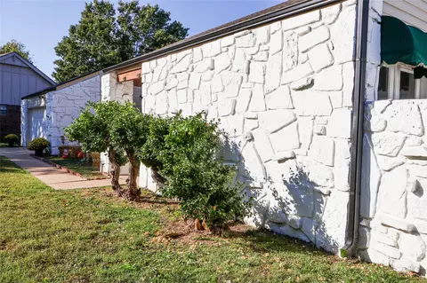 Exterior - 10019 E 39th Pl, Tulsa, OK 74146 photo 6 of 10