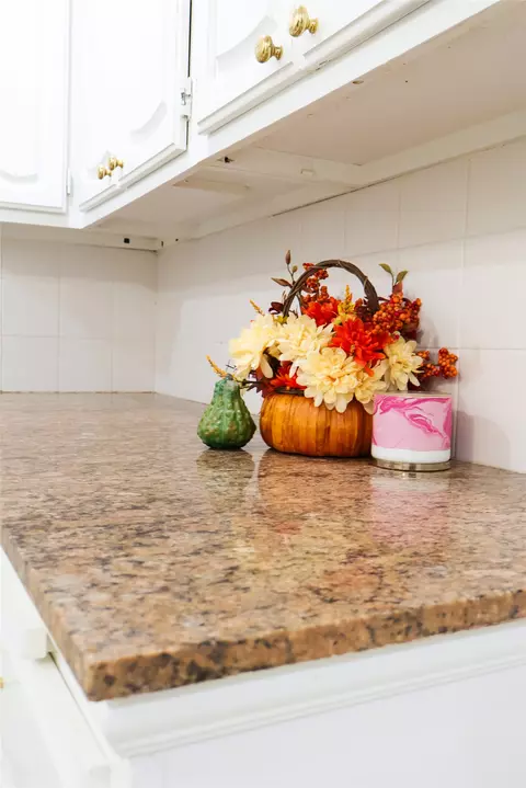 Kitchen - 10019 E 39th Pl, Tulsa, OK 74146 photo 3 of 13
