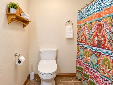 Bath - 121 Gilbert Dr, Eufaula, OK 74432 photo 2 of 3