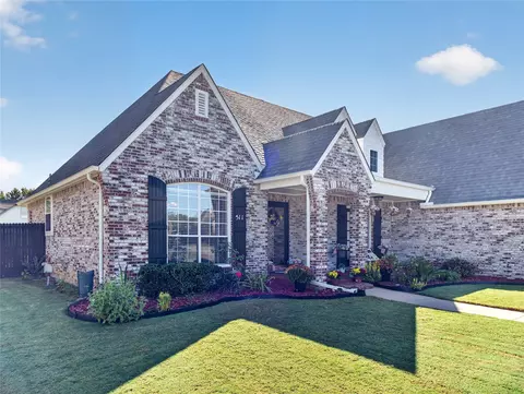 Exterior - 511 S 67th St, Broken Arrow, OK 74014 photo 2 of 7
