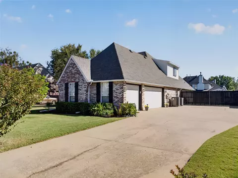 Exterior - 511 S 67th St, Broken Arrow, OK 74014 photo 4 of 7