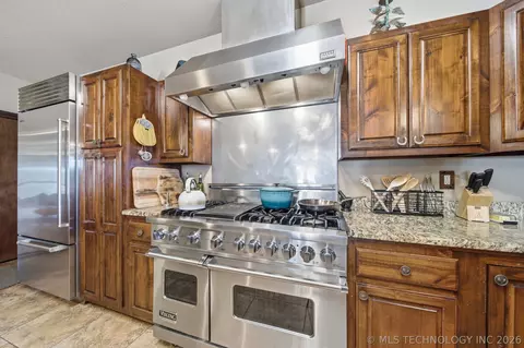 Kitchen - 5665 N 320 Rd, Haskell, OK 74436 photo 3 of 3