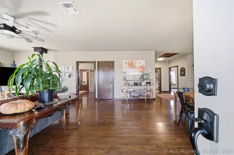 Entry Way - 5665 N 320 Rd, Haskell, OK 74436 photo 1 of 2