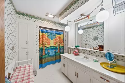 Bath - 7812 E 55th St, Tulsa, OK 74145 photo 3 of 3