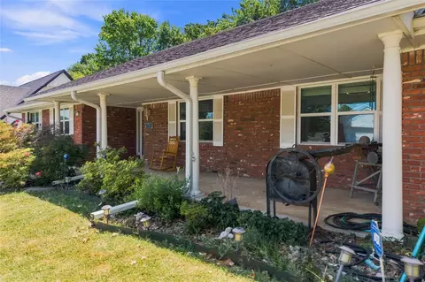 Exterior - 7812 E 55th St, Tulsa, OK 74145 photo 3 of 8