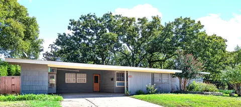 110 Forrest Park Rd, Bartlesville, OK 74003