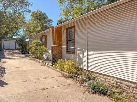 Exterior - 2220 W 40th St, Tulsa, OK 74107 photo 3 of 3
