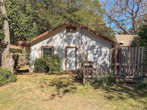 Exterior - 2220 W 40th St, Tulsa, OK 74107 photo 1 of 3