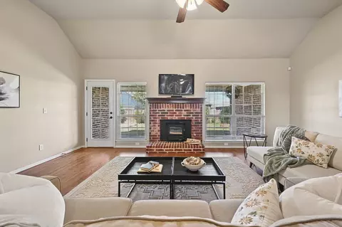 Living - 18905 E 49th Pl, Tulsa, OK 74134 photo 2 of 5