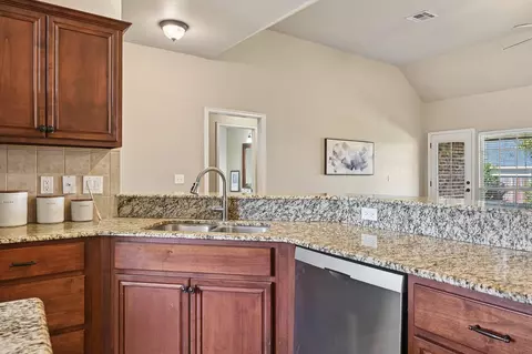 Kitchen - 18905 E 49th Pl, Tulsa, OK 74134 photo 5 of 6