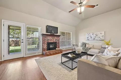 Living - 18905 E 49th Pl, Tulsa, OK 74134 photo 3 of 5