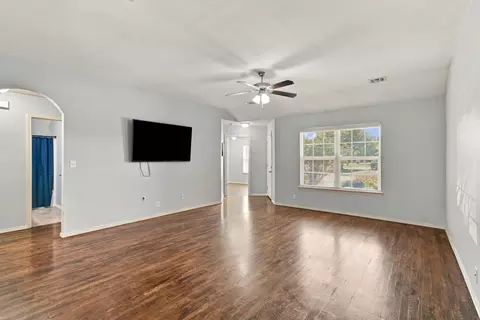 Living - 8535 E 126th Pl S, Bixby, OK 74008 photo 3 of 3