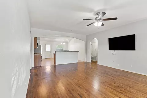 Living - 8535 E 126th Pl S, Bixby, OK 74008 photo 2 of 3