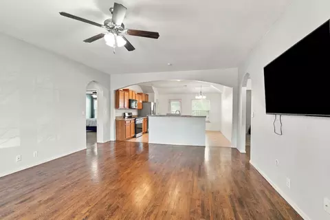 Living - 8535 E 126th Pl S, Bixby, OK 74008 photo 1 of 3