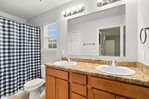 Bath - 8535 E 126th Pl S, Bixby, OK 74008 photo 2 of 2