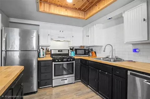 Kitchen - 114949 S 4227, Eufaula, OK 74432 photo 1 of 2