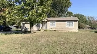 1023 N 13th St, Collinsville, OK 74021