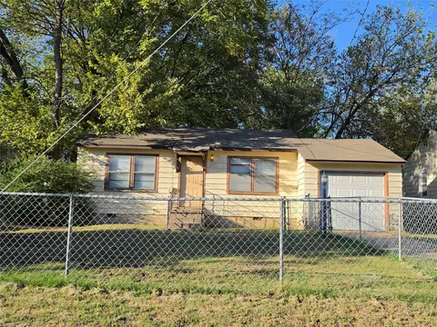 1810 W Spring St, Collinsville, OK 74021