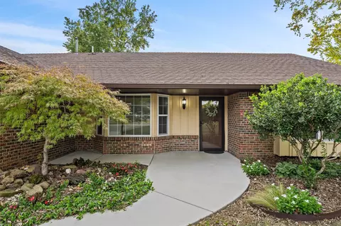 1761 SE Orchard Ln, Bartlesville, OK 74006