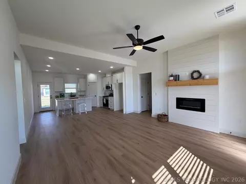 10866 S 279th East Ave, Coweta, OK 74429