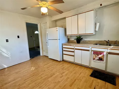 Kitchen - 320 Park, Pryor, OK 74361 photo 1 of 4