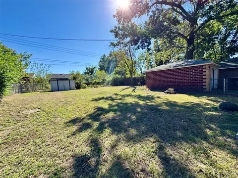 Exterior - 320 Park, Pryor, OK 74361 photo 6 of 10