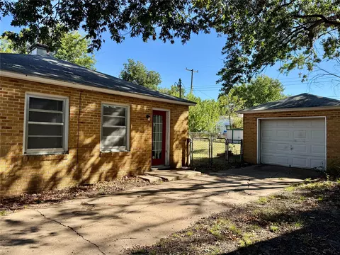 Exterior - 320 Park, Pryor, OK 74361 photo 3 of 10