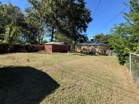 Exterior - 320 Park, Pryor, OK 74361 photo 7 of 10