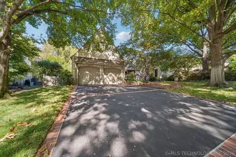 Exterior - 1617 E 30th Pl, Tulsa, OK 74114 photo 4 of 7