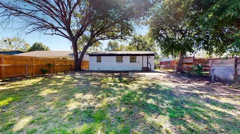 Exterior - 1516 E Nancy, Ada, OK 74820 photo 6 of 8