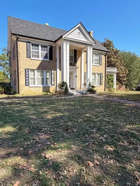420 E 10th, Holdenville, OK 74848