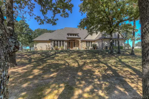 3704 Cliff Dr, Sand Springs, OK 74063