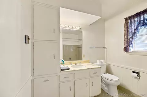 Bath - 7207 E 55th Pl, Tulsa, OK 74145 photo 1 of 3