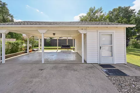 Exterior - 5318 E 35th St, Tulsa, OK 74135 photo 5 of 7