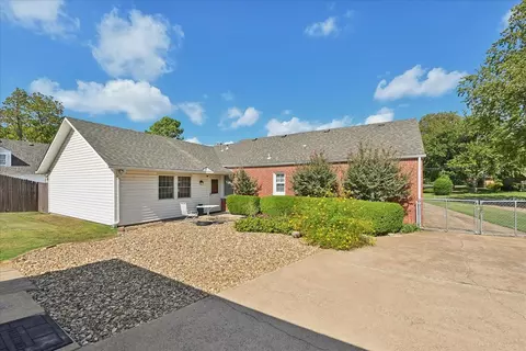Exterior - 5318 E 35th St, Tulsa, OK 74135 photo 6 of 7
