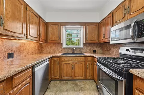 Kitchen - 5318 E 35th St, Tulsa, OK 74135 photo 1 of 4
