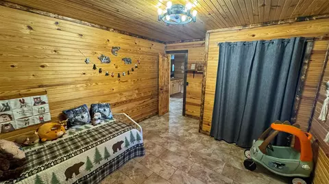 Bedroom - 12992 W Killabrew Rd, Hulbert, OK 74441 photo 6 of 6