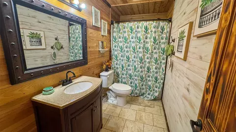 Bath - 12992 W Killabrew Rd, Hulbert, OK 74441 photo 5 of 5