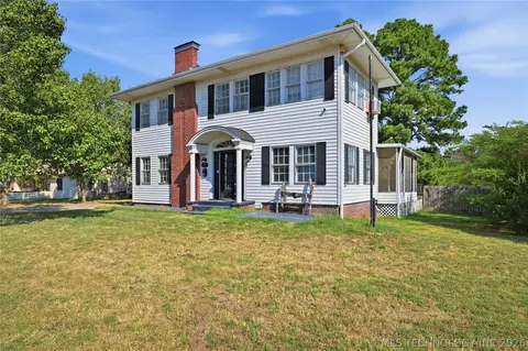 312 Country Club Dr, Holdenville, OK 74848