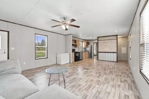 Living - 229 Forest Ln, Durant, OK 74701 photo 2 of 3
