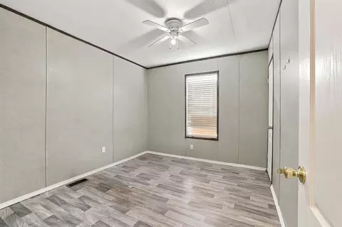 Bedroom - 229 Forest Ln, Durant, OK 74701 photo 3 of 6