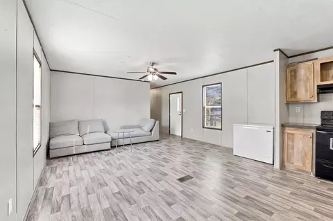 Living - 229 Forest Ln, Durant, OK 74701 photo 3 of 3