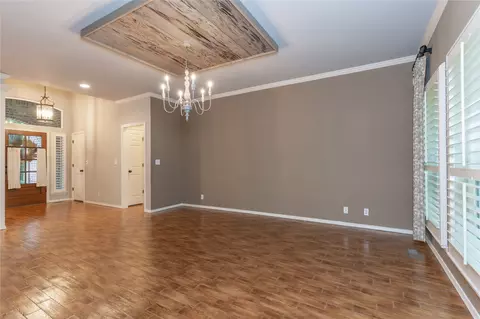 Living - 5410 E 109th Pl, Tulsa, OK 74137 photo 2 of 7