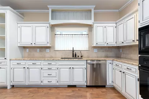 Kitchen - 5410 E 109th Pl, Tulsa, OK 74137 photo 1 of 2