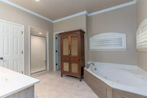 Bath - 5410 E 109th Pl, Tulsa, OK 74137 photo 2 of 5