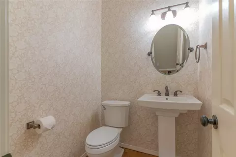 Bath - 5410 E 109th Pl, Tulsa, OK 74137 photo 5 of 5